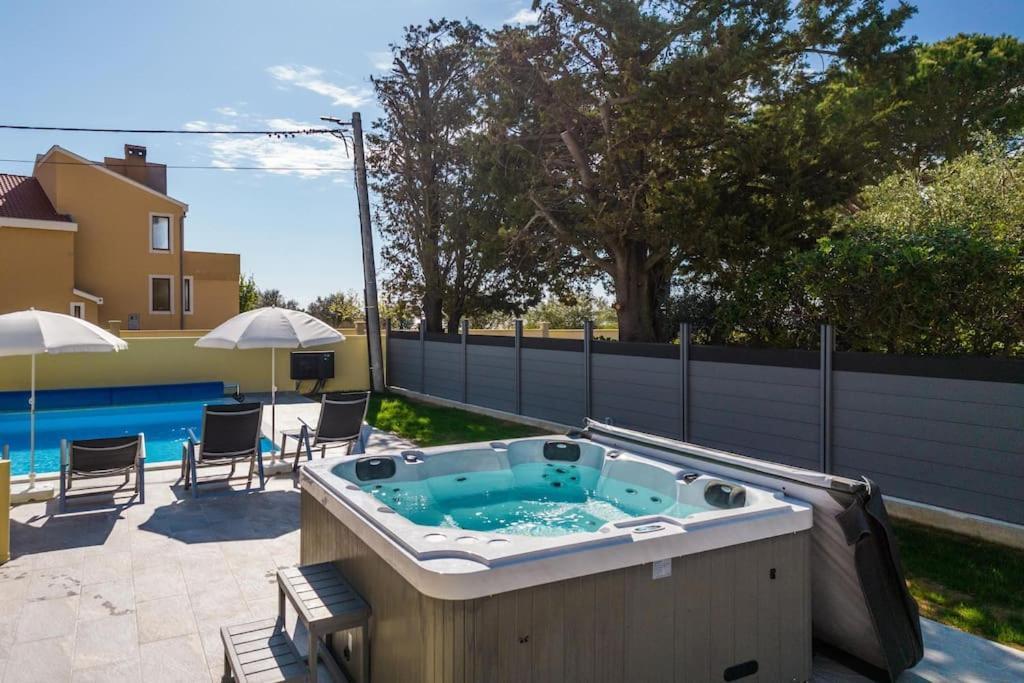 Villa Mattina, With Heated Pool And Jacuzzi プリヴラカ エクステリア 写真