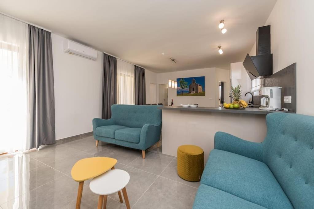 Villa Mattina, With Heated Pool And Jacuzzi プリヴラカ エクステリア 写真